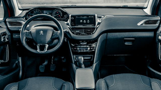 CAR003_CLIOvs208_00020