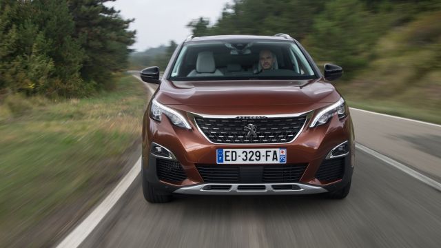 Peugeot-3008-2017-e640