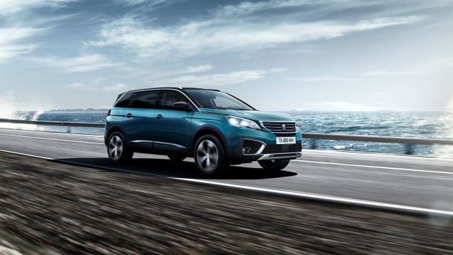 Peugeot-5008-2017-a640