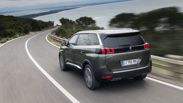Peugeot-5008-2017-e640