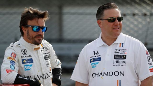 zak-brown-alonso-a640