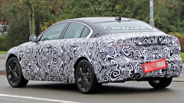 jaguar-xe-facelift-spy-2