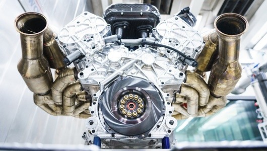 66fc87d0-aston-martin-valkyrie-v12-engine-2-chariatis-530