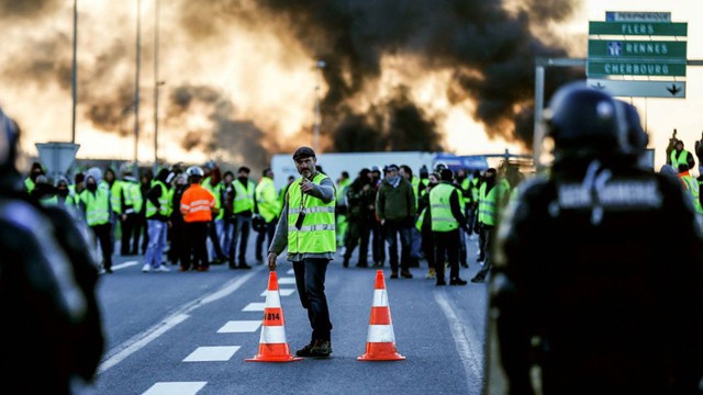 French-protest-fuels1
