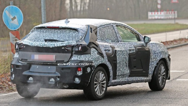 ford-fiesta-suv-spy-2
