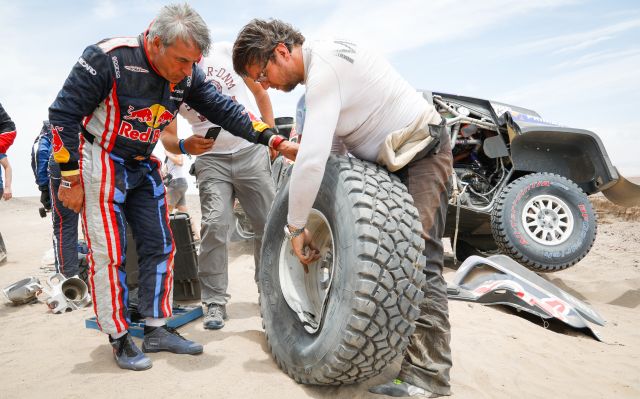 dakar19-ss3-sainz-e640tall