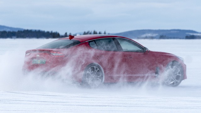KiaStinger1