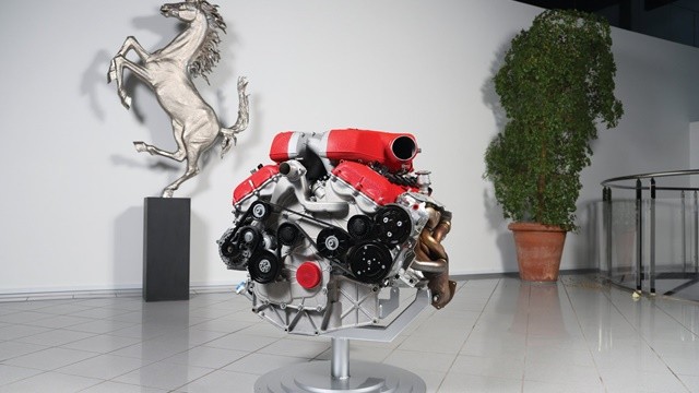 fa8518a4-ferrari-ff-engine-34567654harpi640
