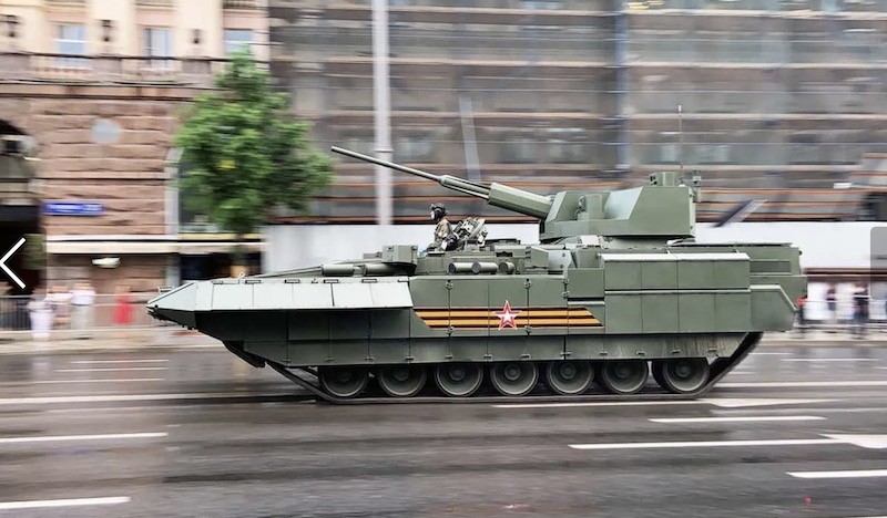 Δείτε τα εντυπωσιακά Ρωσικά στρατιωτικά οχήματα που είναι έξω από το Κίεβο