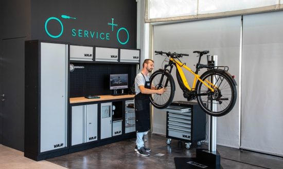 Armstrong relay steamer Tο πρώτο experience store με e-Bikes της Kosmoride | NewsAuto.gr