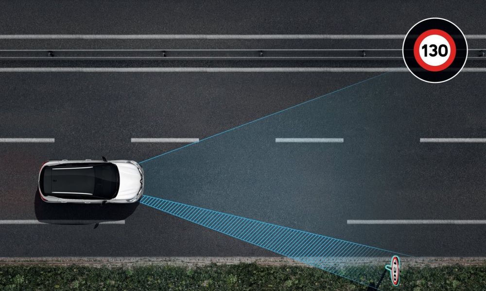 renault-captur19-Traffic-Sign-Recognition1000x600