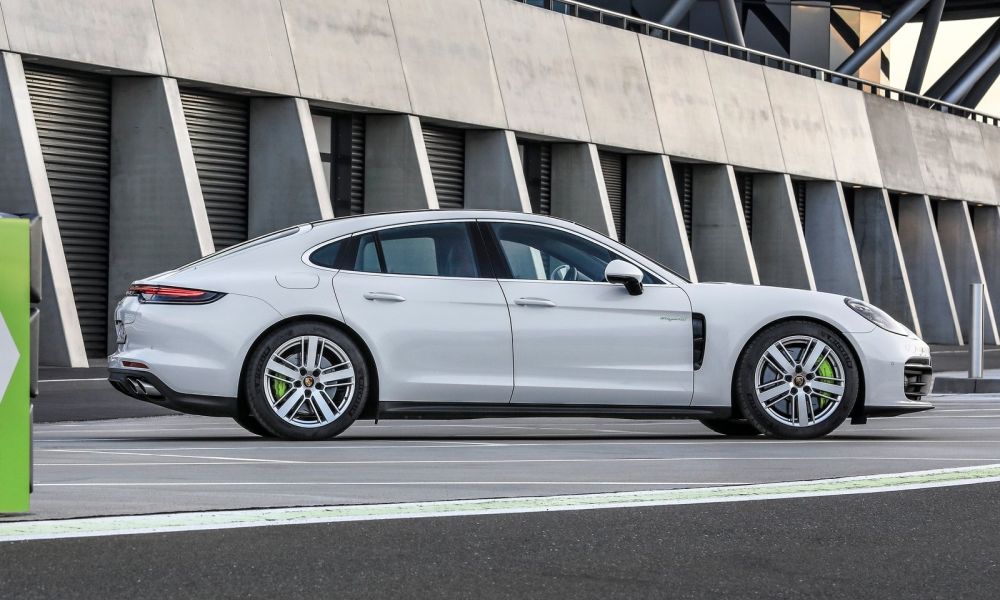 Porsche-Panamera_4S_E-Hybrid-d1000x600