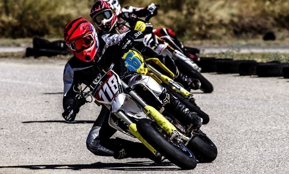 HSBK2020_R1_Supermoto_Kefalonitis1000x600