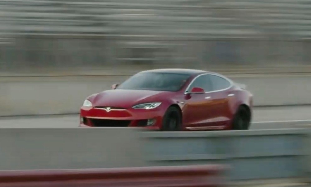 Tesla-Model-S-plaid