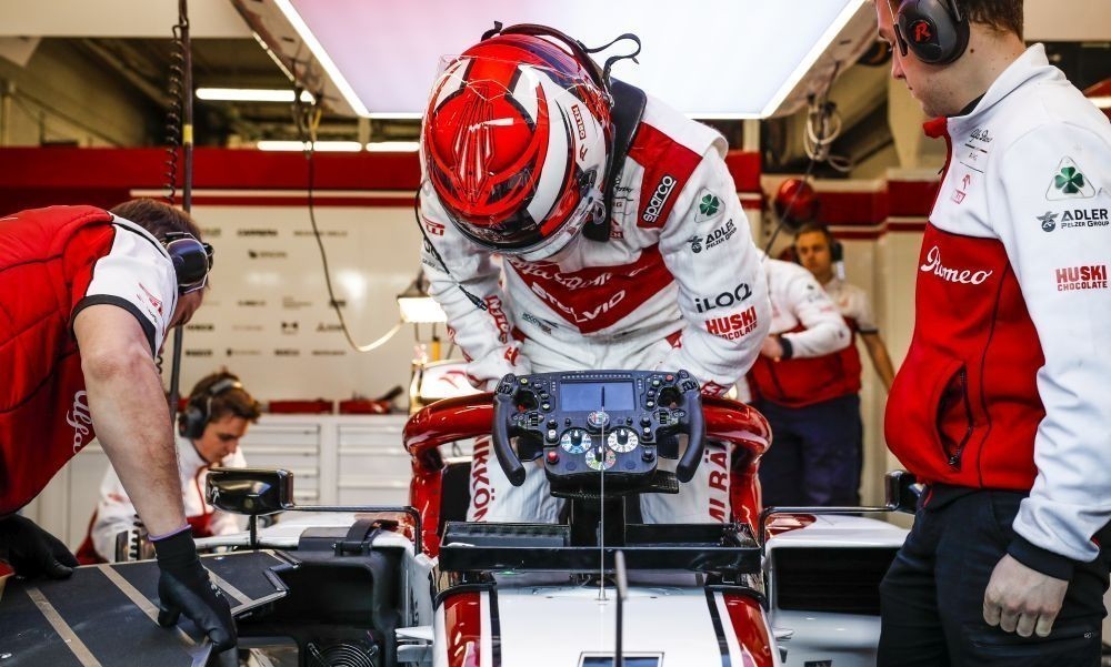 kimi-barca2020test-pirelli-f1000x600