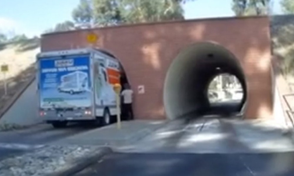 Truck-Crashes-In-Tunnel