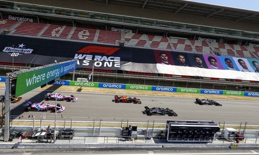 Spain20-start-pirelli-c1000x600