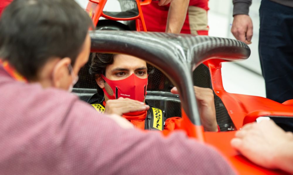 sainz-ferrari-1st-day-c1000x600