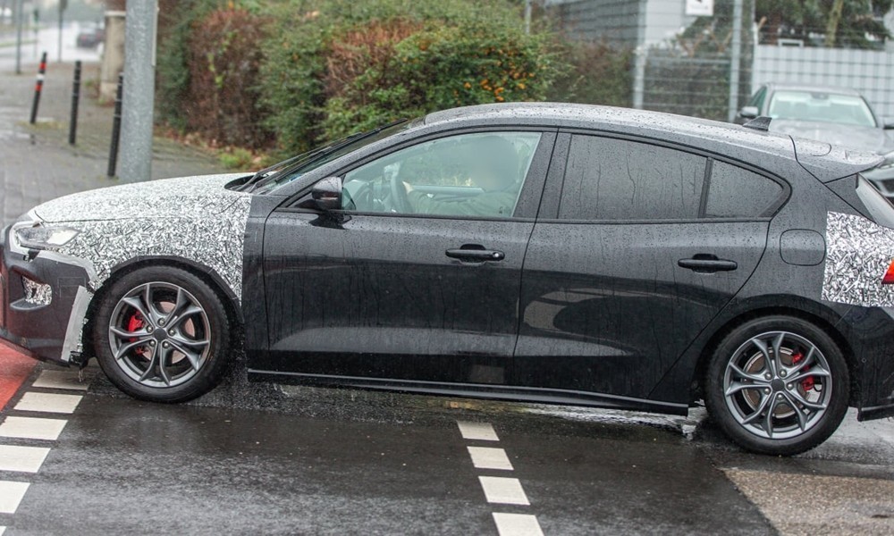 Ford Focus facelift spy