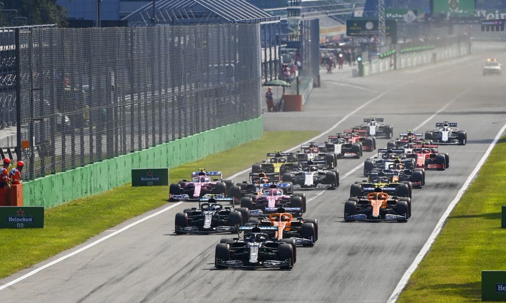 monza2020-mercedes-start-a1000x600