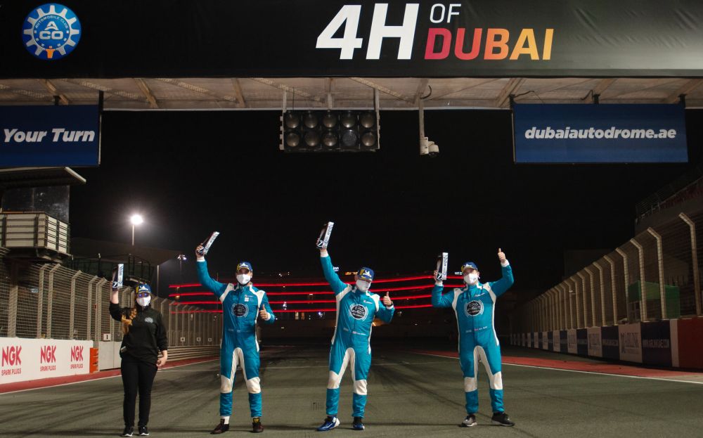 Laskaratos-AsianLeMans2021-Rd1-Dubai1-trophy-b1000x623
