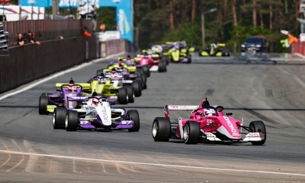 chadwick-wseries19-rd2-zolder-a1000x600