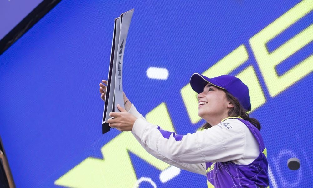 chadwick-wseries19-rd6-bradshatch-a1000x600