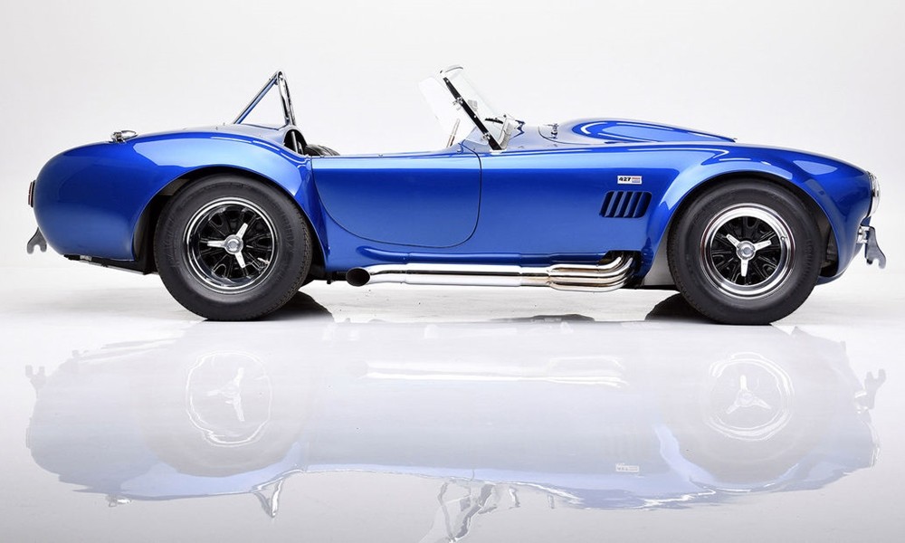 Carroll Shelbys Cobra