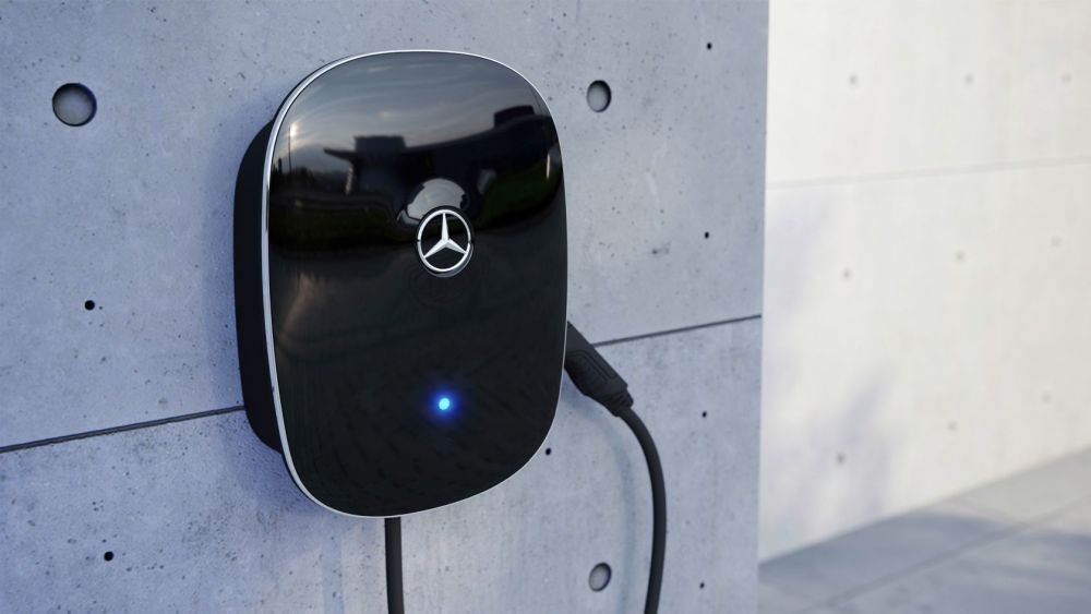 Mercedes-GLA-250e-wallbox-a1000x563