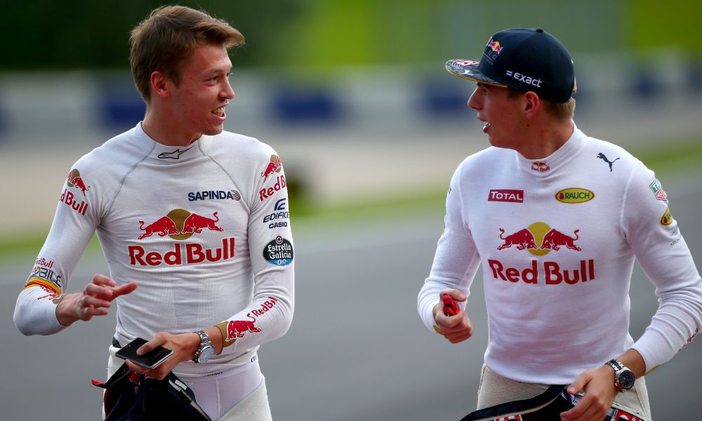 verstappen-kvyat-triangle-b1000x600