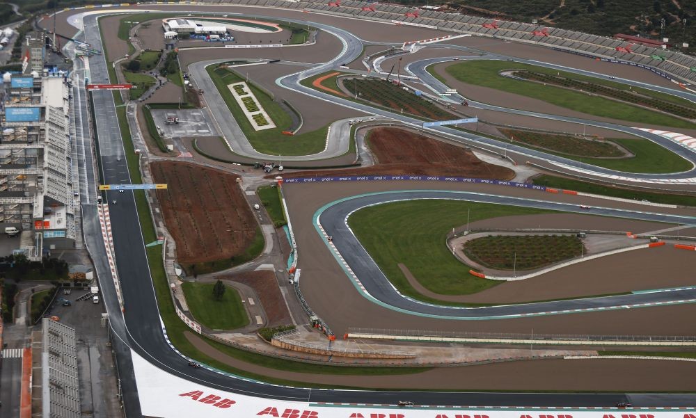 Formula-E-S706-Valencia2-above-a1000x600