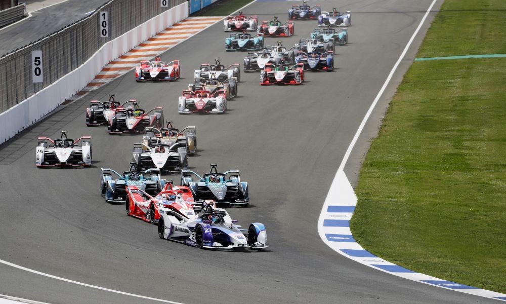 Formula-E-S706-Valencia2-dennis-leading-a1000x600
