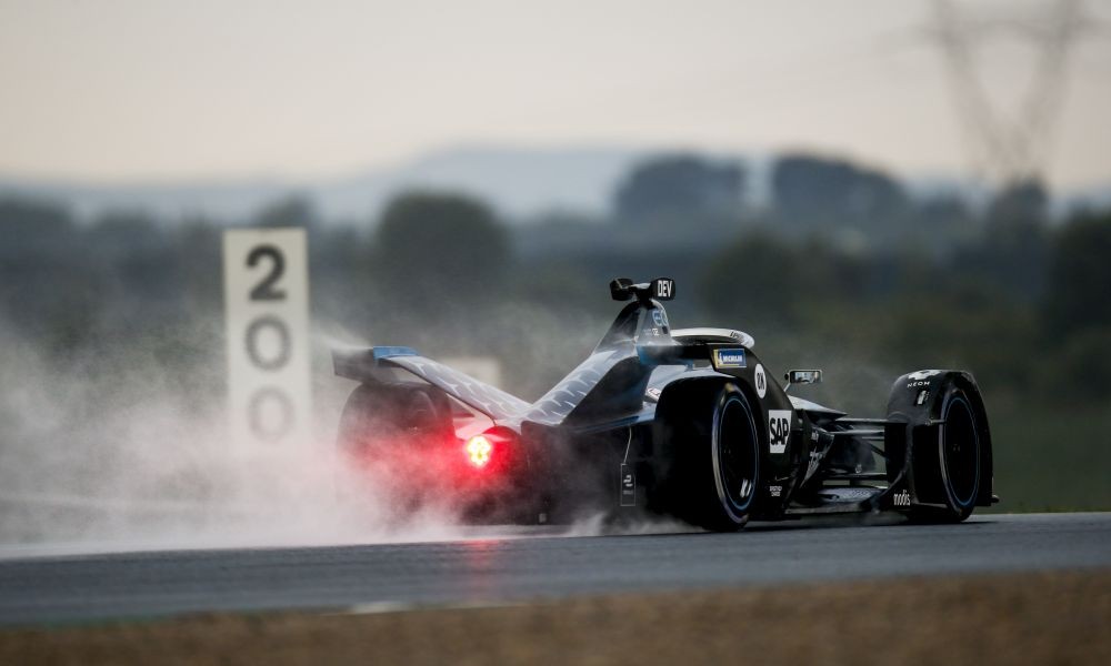 Formula-E-S706-Valencia2-devries-a1000x600