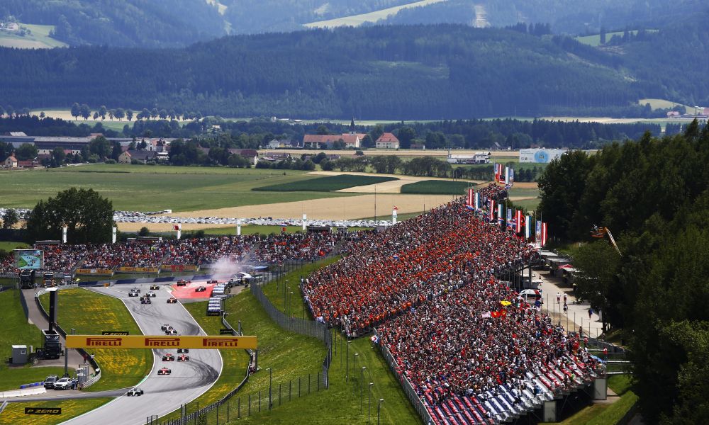 GP-Austria-17-pirelli-start-a1000x600