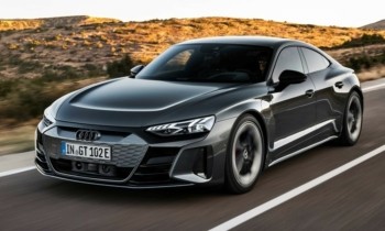 Audi RS e-tron GT vs BMW M5 CS