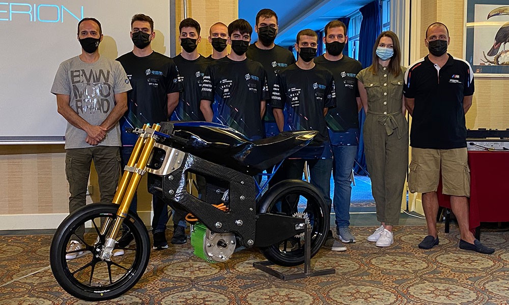  BMW Motorrad Hellas patrocinador del equipo Racing Electric Motostudent