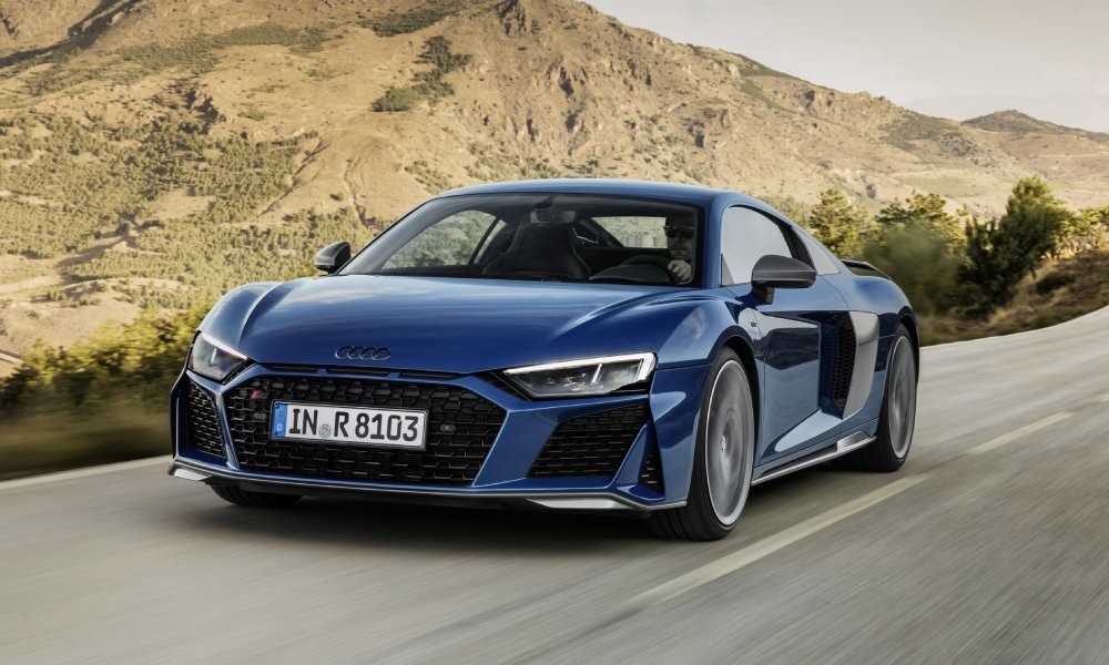 Audi e-tron GT vs R8