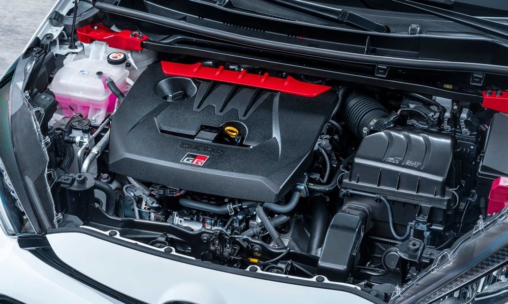 toyota gr yaris vs porsche 718 cayman
