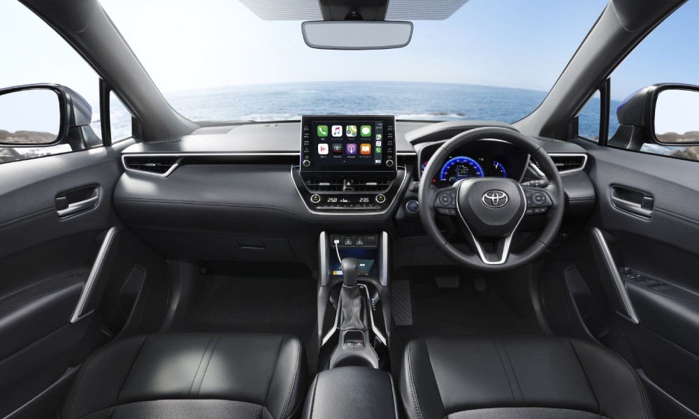 Νέα Toyota Corolla Cross GR Sport: Υπερυψωμένη και σπορτίφ