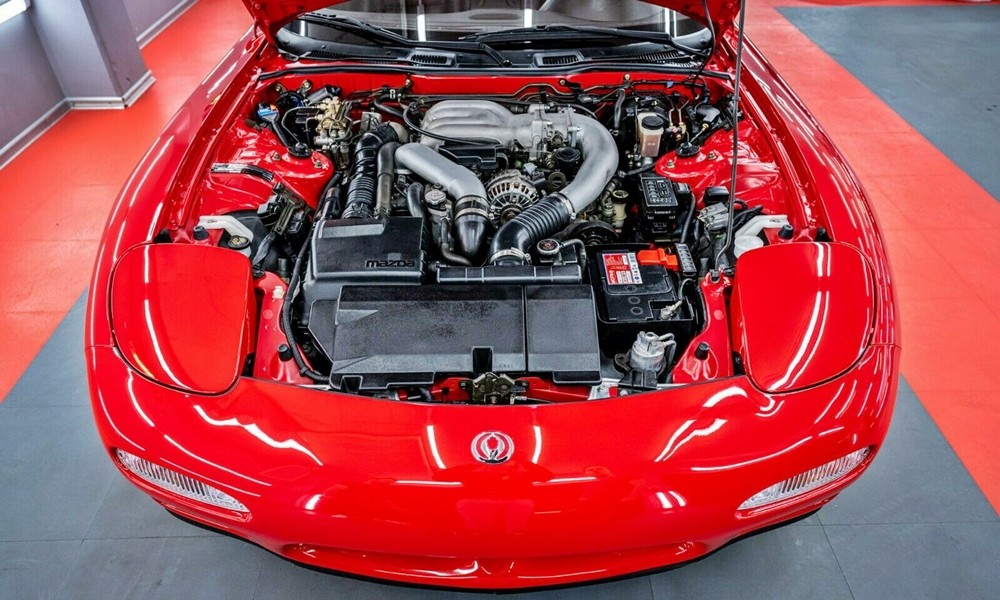 Θα δίνατε 159.000 ευρώ για ένα «καινούργιο» Mazda RX-7 του 1992;