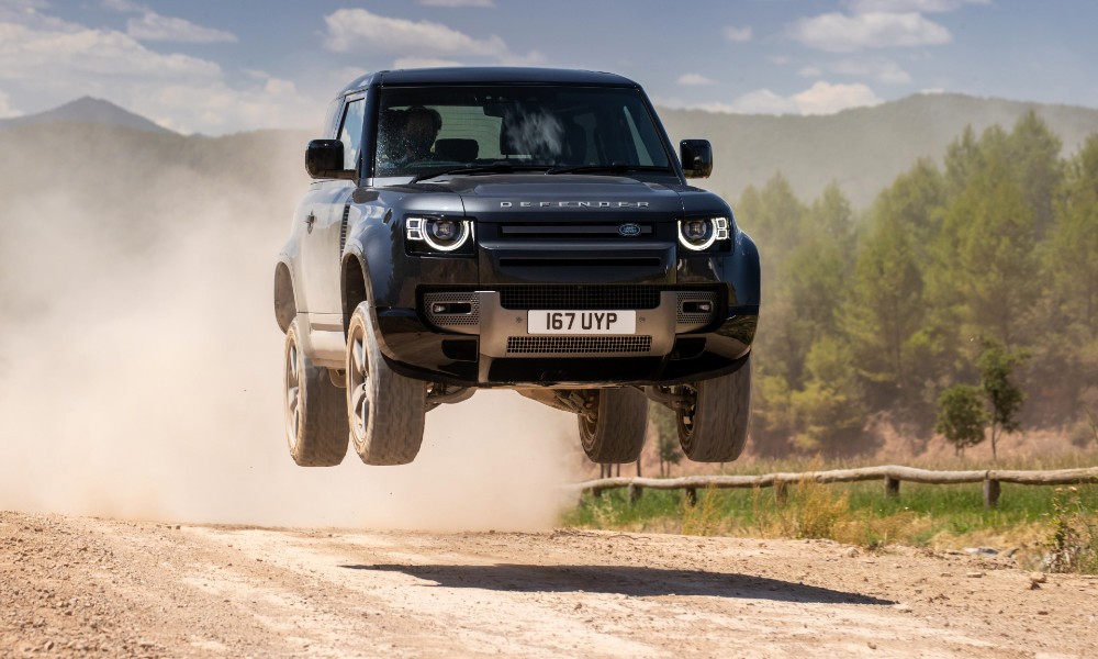 231215111126_Land-Rover-Defender-773327