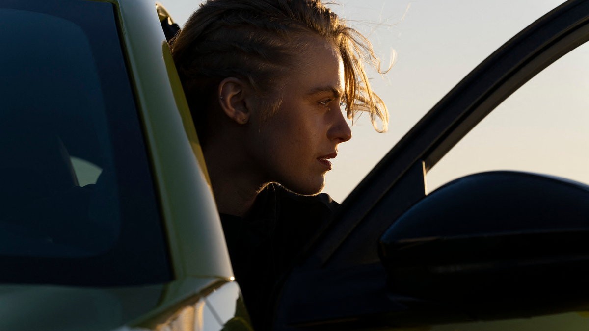 240307102523_CAR LADY-2