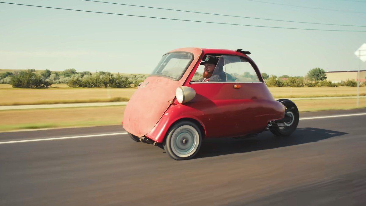 Τι δουλειά έχει μια Yamaha R6 στο πίσω μέρος ενός BMW Isetta; (+video ...