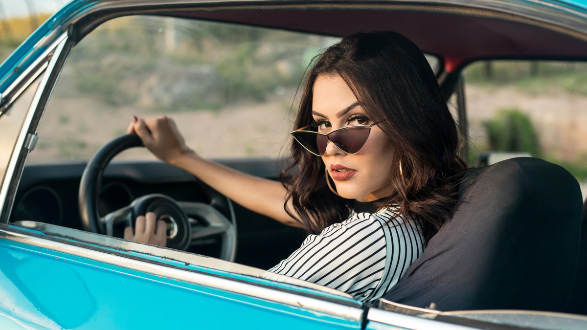 250323204157_CAR LADY (4)