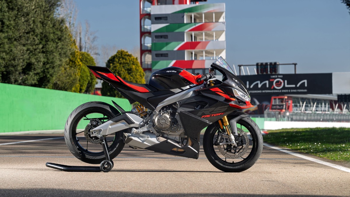 Προσγειώθηκε στην Ελλάδα η νέα Aprilia RS 660 Factory (+τιμή)