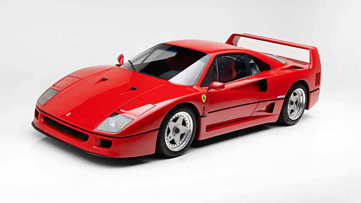 Διπλή υπέρβαση στα όρια: Δύο σπάνιες Ferrari F40 σε δημοπρασία