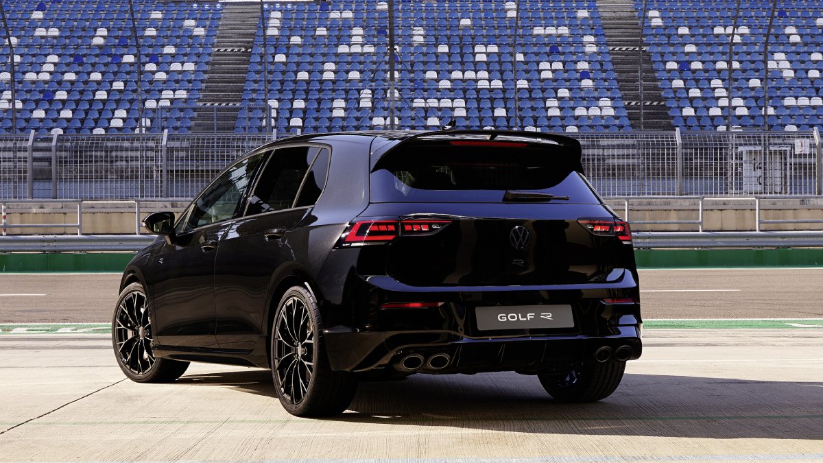 Το Volkswagen Golf R τώρα και σε Black Edition - NewsAuto.gr